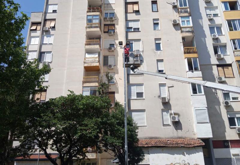 Street Soccer U Centru Postavljaju Se Reflektori I Bankine Na