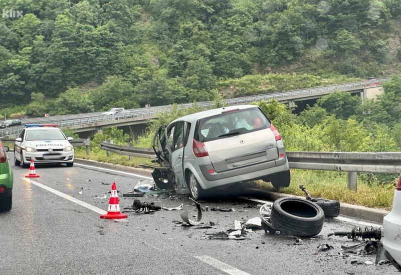 Više ozlijeđenih u teškoj prometnoj nesreći na Bradini Bljesak info