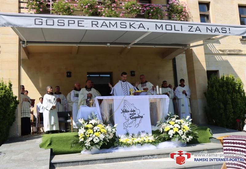 Na Šćitu svečano proslavljena Velika Gospa i Mlada misa fra Mile Belje