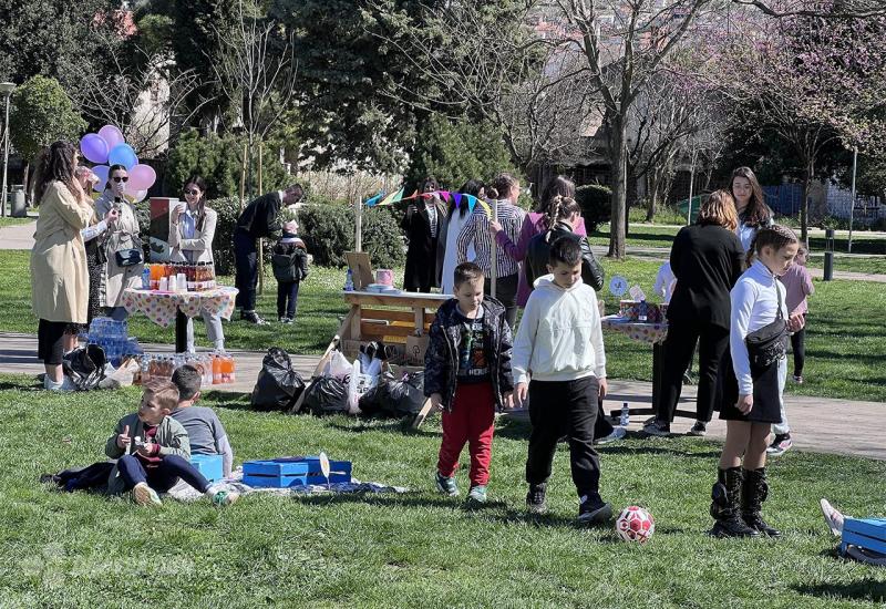 FOTO Živo usred tjedna prvi dan proljeća Mostarci provode na suncu