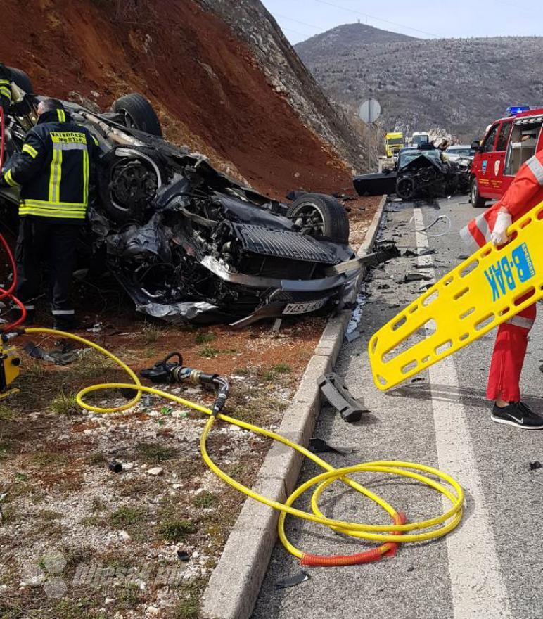 Strašna prometna nesreća na Žovnici - Strahovita prometna nesreća na vrhu Žovnice