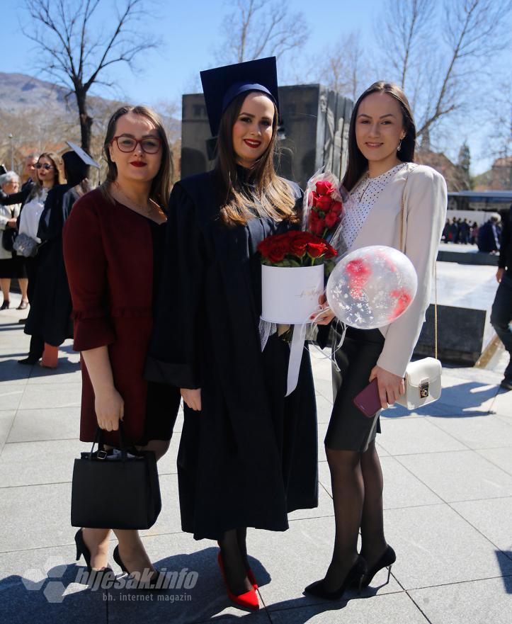 Promocija diplomanata Fakulteta zdravstvenih studija Sveučilišta u Mostaru - Najtraženiji fakultet u Mostaru danas promovirao 341 diplomanta
