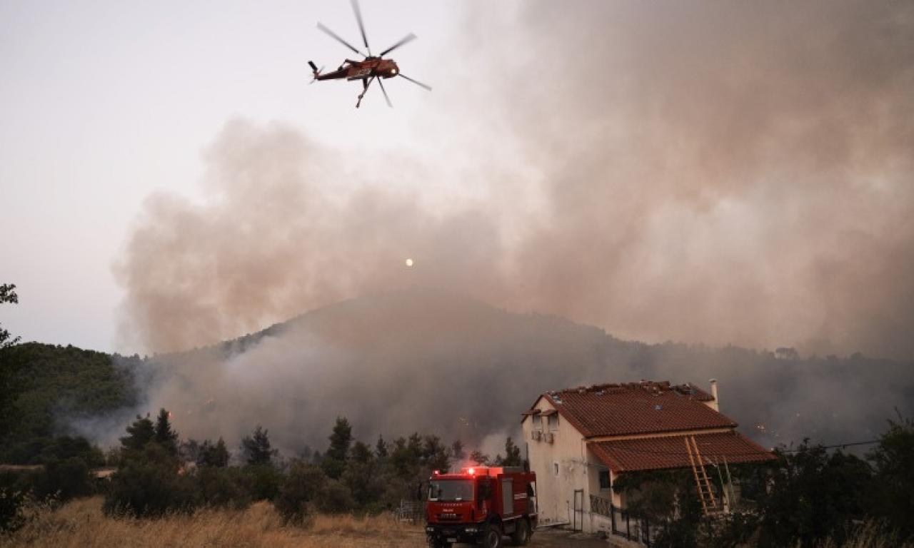 Požar u Grčkoj - Požari na Peloponezu, Krfu i Samosu, 700 vatrogasaca angažirano