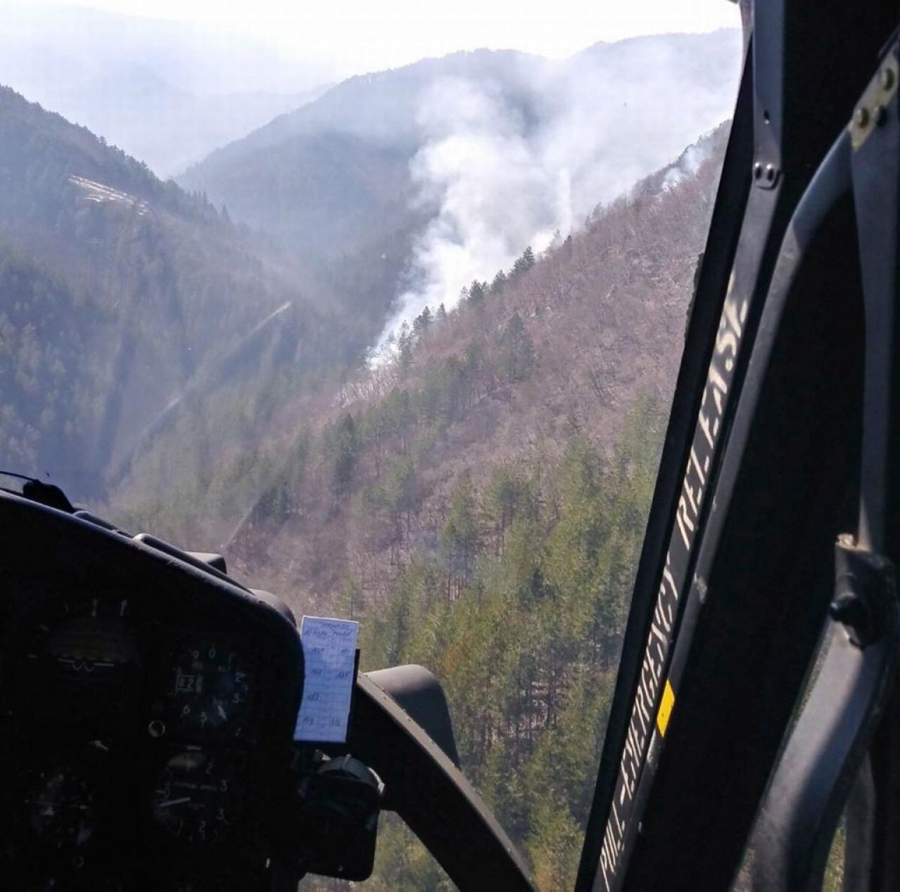 Gašenje požara u Drvaru - Oružane snage BiH angažirane na gašenju požara u općini Drvar