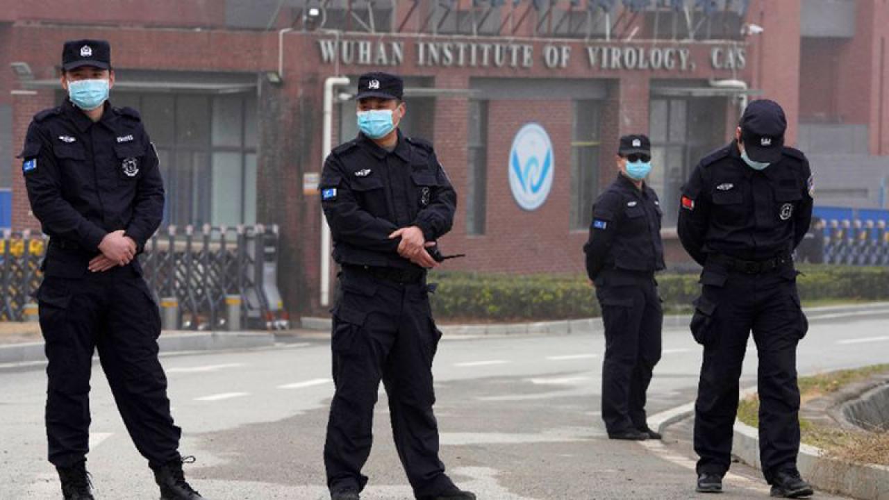 Kineska policija u Wuhanu - Kina je odbila da preda timu WHO-a podatke s početka pandemije