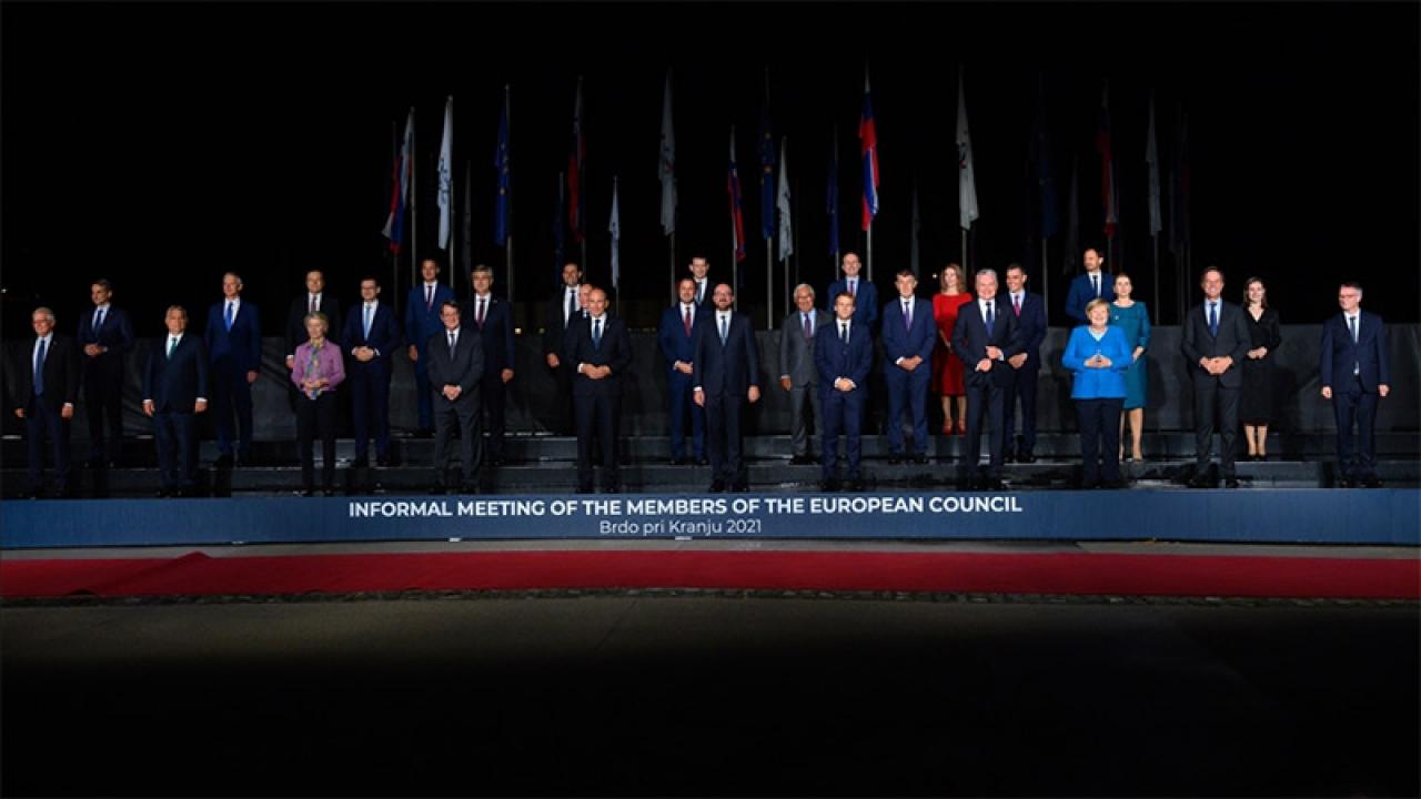 Europski dužnosnici na summitu - Tko je sretan, tko nesretan: Europski summit ne donosi nam ništa