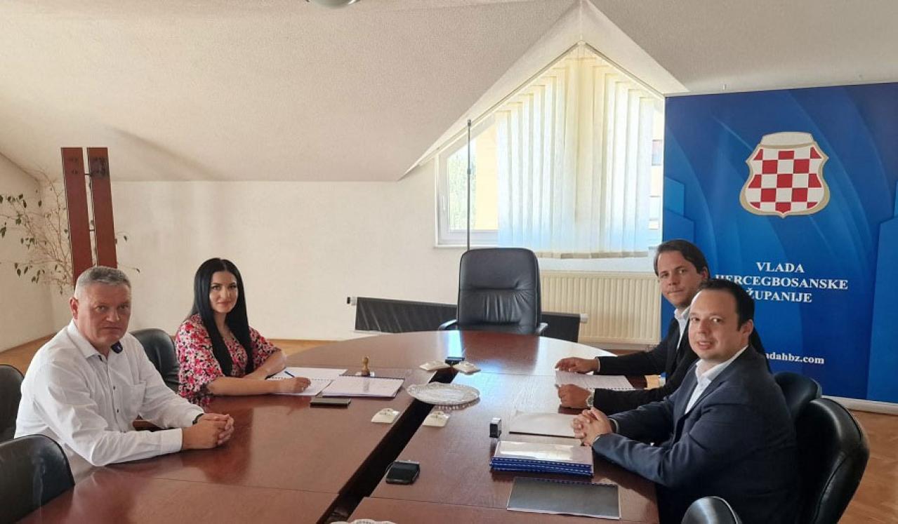 Potpisivanje ugovora između Vlade i tvrtke - Tvrtka iz Mostara gradit će vjetroparkove u Glamoču i Grahovu