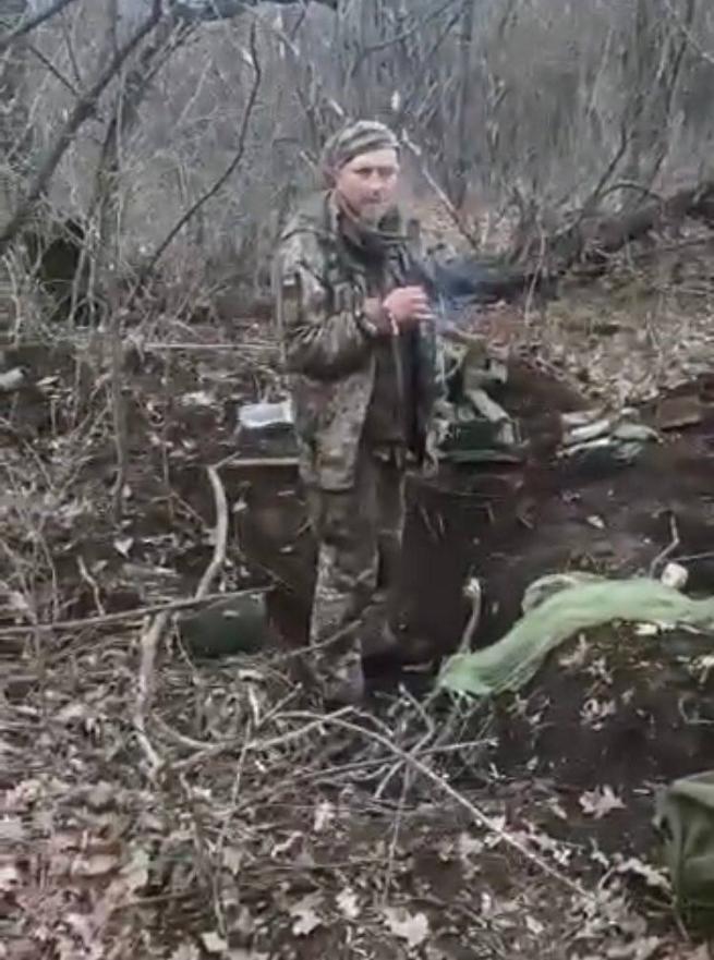 Ukrajinski vojnik kojega su streljali Rusi - Snimili kako streljaju zarobljenog ukrajinskog ratnog zarobljenika