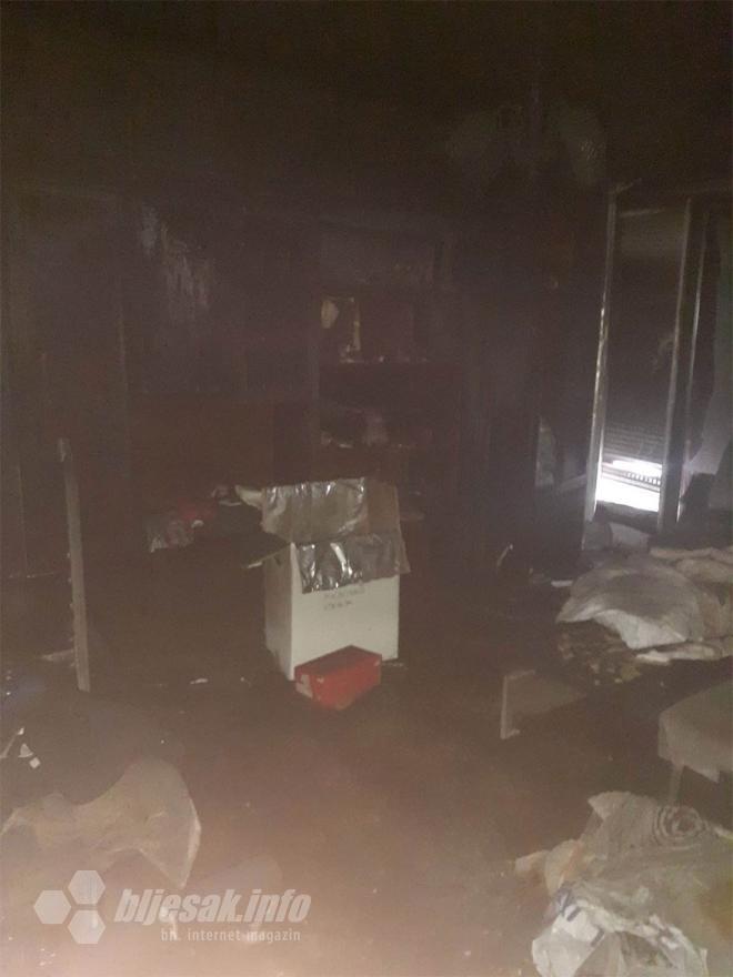 Izgorio stan u Ulici kraljice Katarine - Detalji požara u Mostaru: Tri osobe u bolnici, vatrogasci ponovno intervenirali