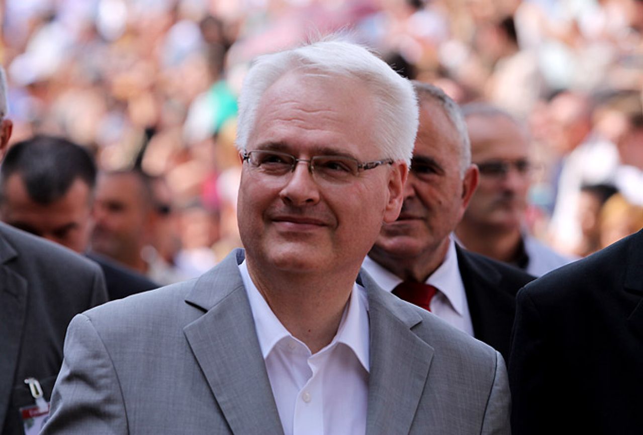 Josipović: Žao mi je što Šešelj nije osuđen