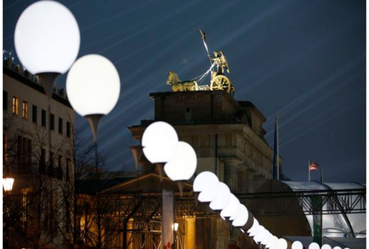 Ukradeni dio svjetlećih instalacija sa Berlinskog zida prodaje se za 10 000 dolara