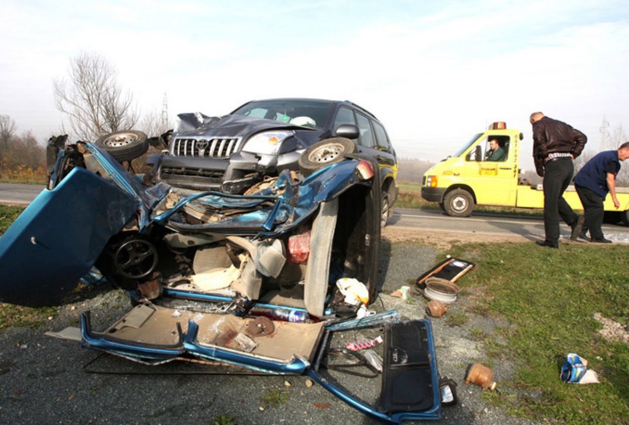 Toyota uništila Ladu: Jedna osoba poginula