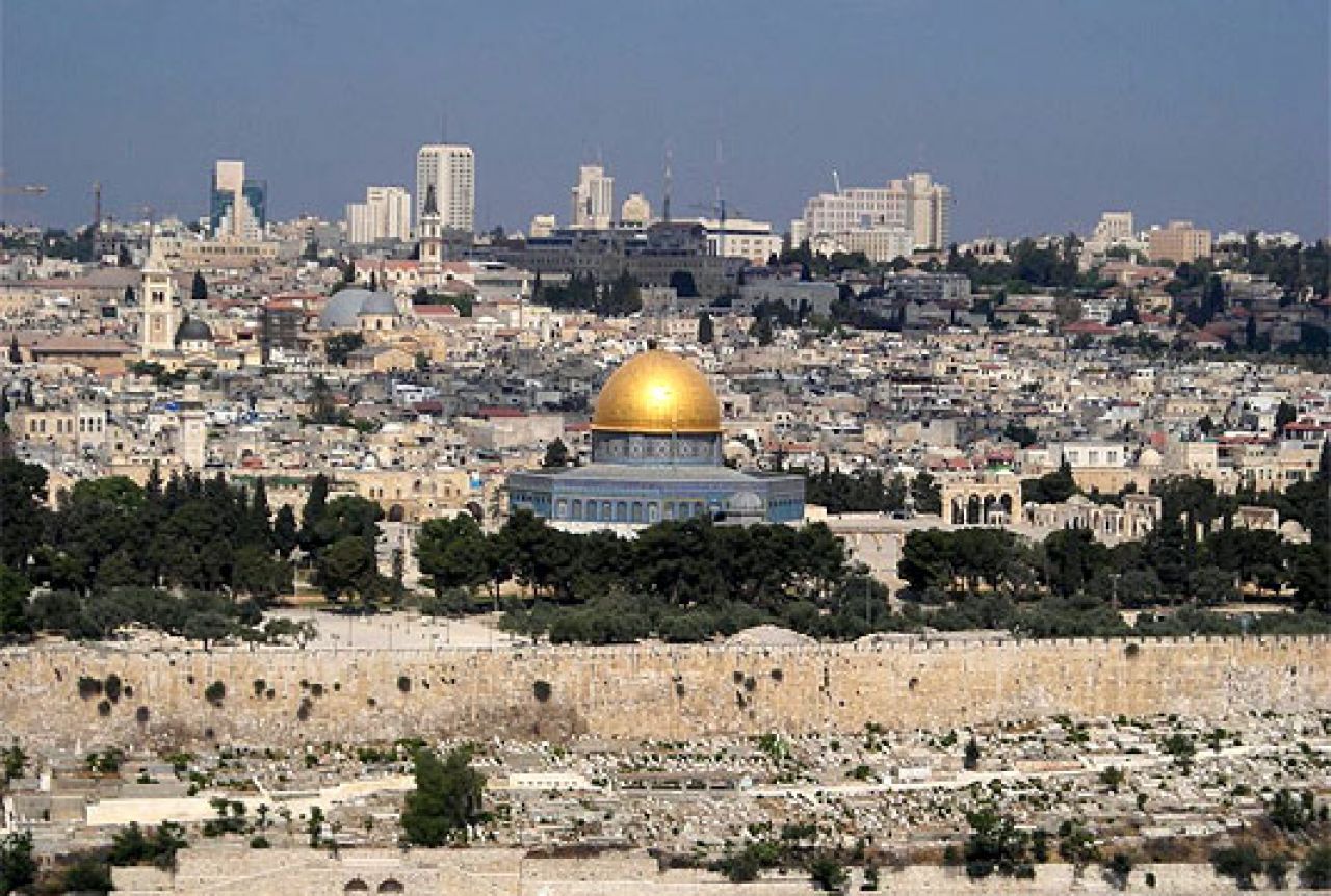 Papa apelirao na hrabre odluke Izraelaca i Palestinaca na pomirenju nakon napada u sinagogi