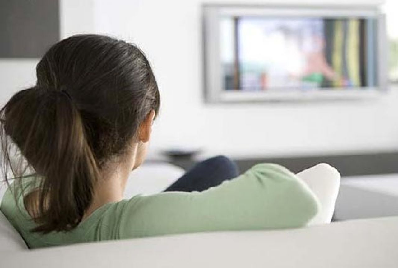 Internet prestiže televiziju: Izjednačio se broj gledanja