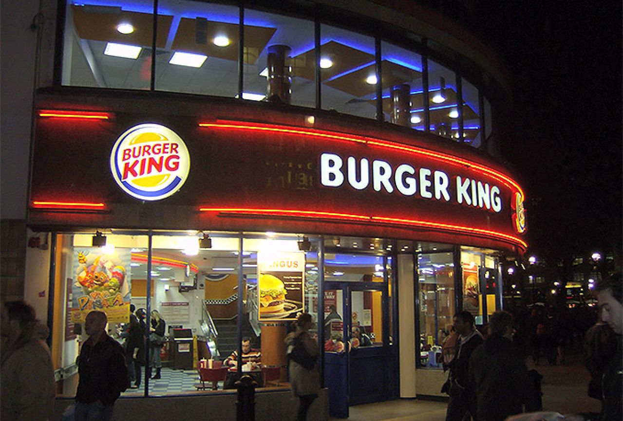 Zbog nehigijene i zlostavljanja uposlenika zatvaraju se restorani Burger Kinga