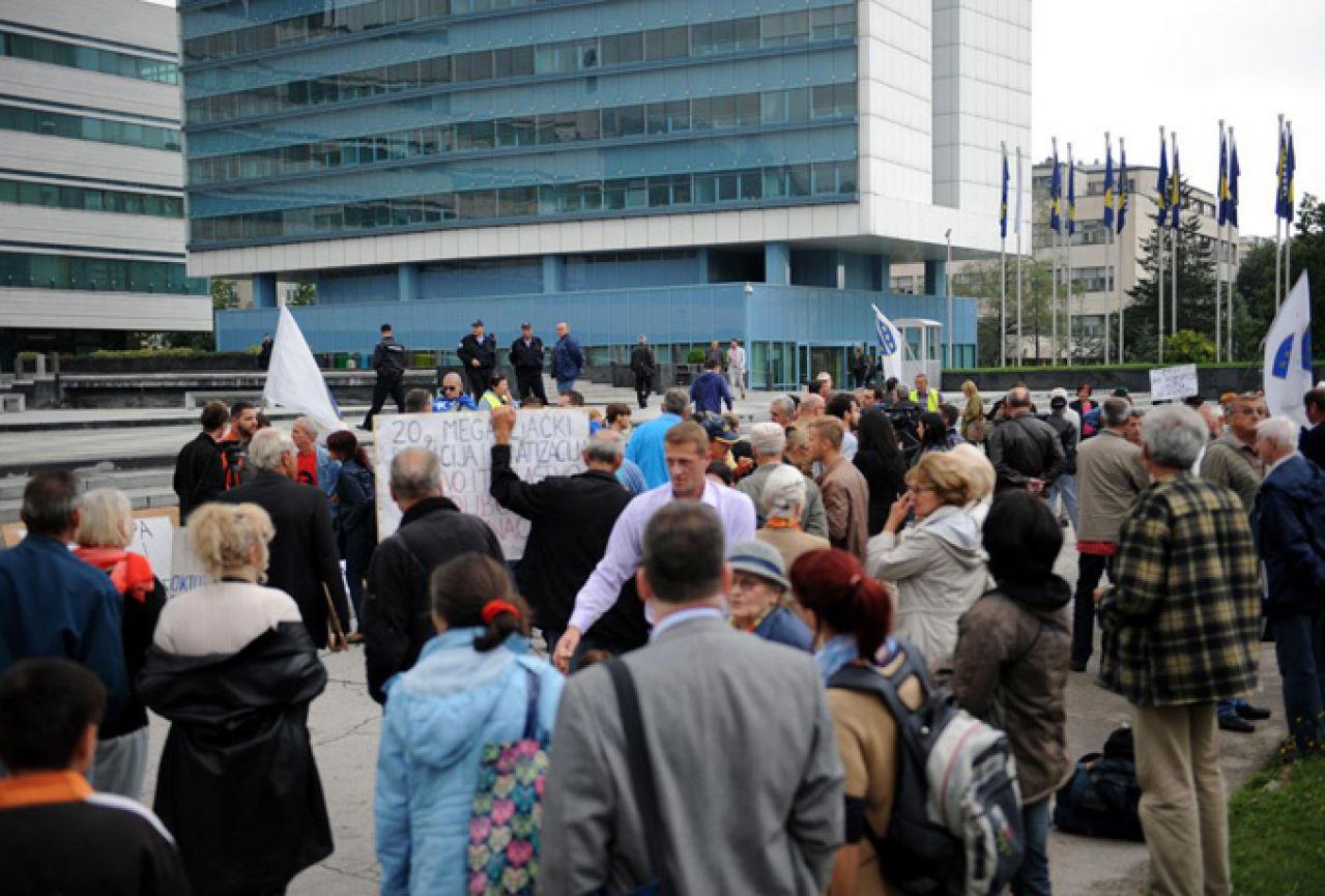 Vijeće građana BiH traži poništavanje izbora i poziva na masovne prosvjede