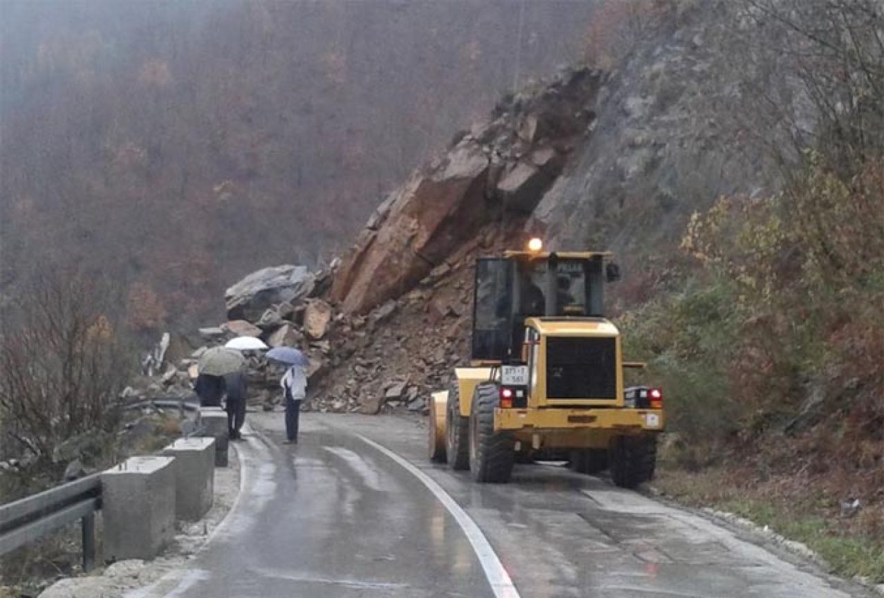 Promet na magistralnom putu Jablanica-Prozor obustavljen do daljnjeg