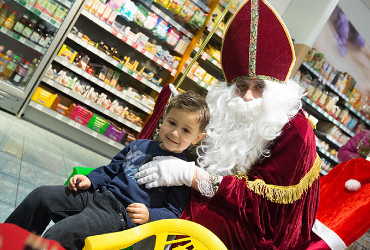 Najmlađi Mostarci šapnuli svoje želje sv. Nikoli