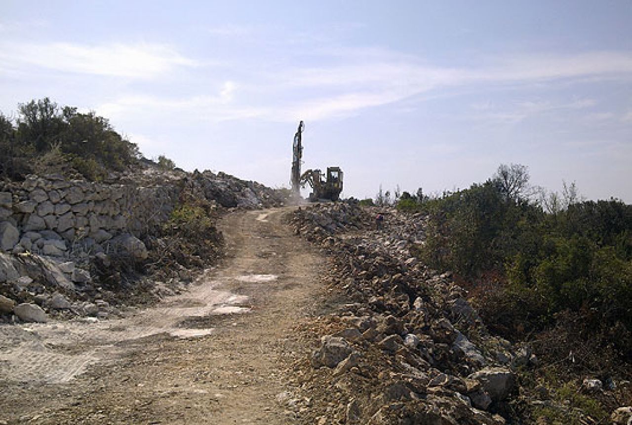 Vlada FBiH naložila okončanje izgradnje ceste Neum - Stolac