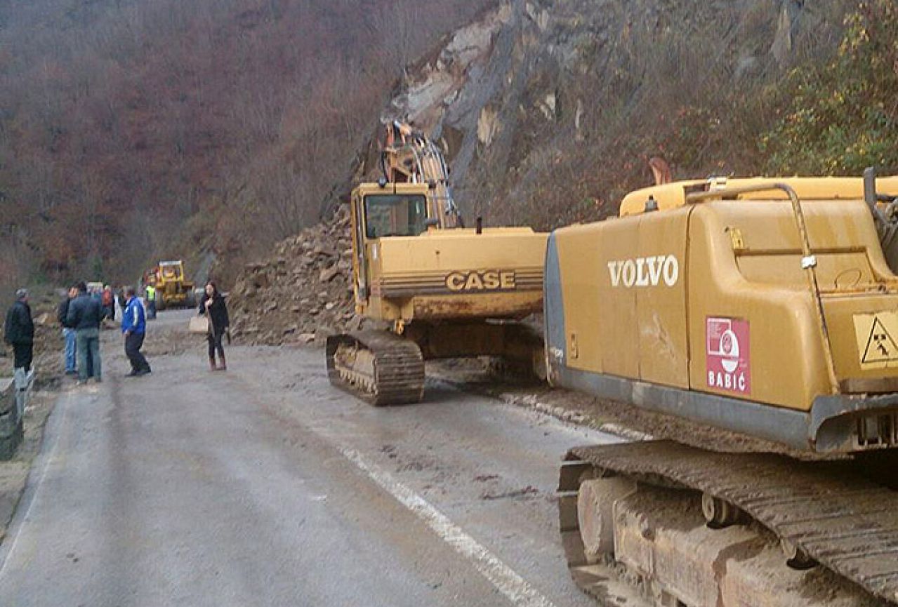 I dalje odron između Jablanice i Prozora, opasnost i na dionicama Konjic-Mostar i Buna-Stolac