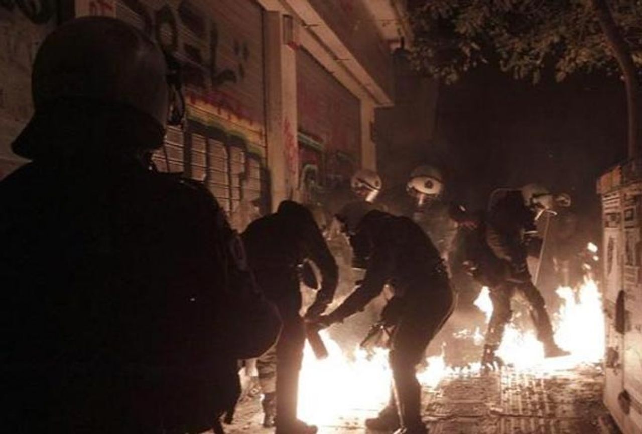Kaos u Grčkoj: Privedeno 211 ljudi zbog nereda u Ateni