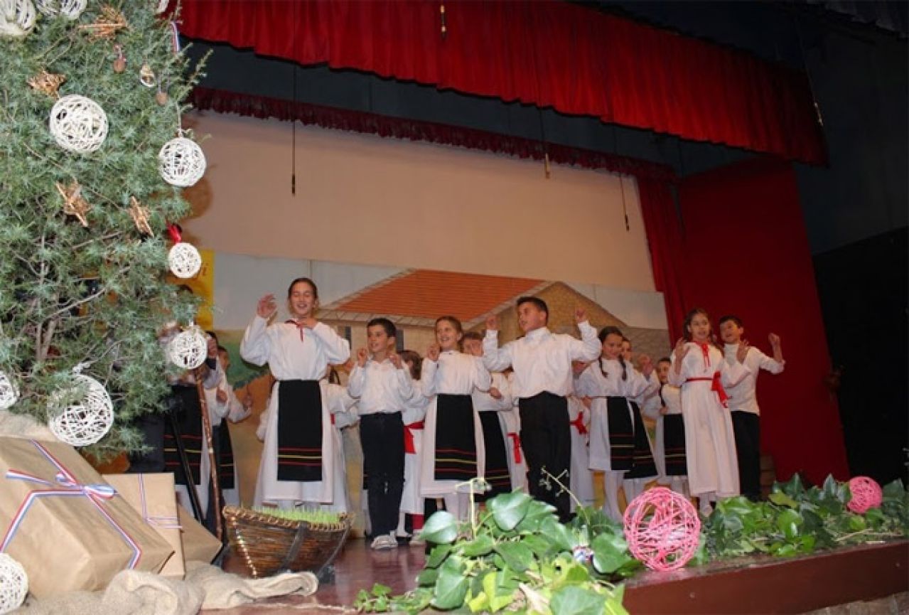 ''Zora'' Čapljincima poklonila izvrstan božićni koncert