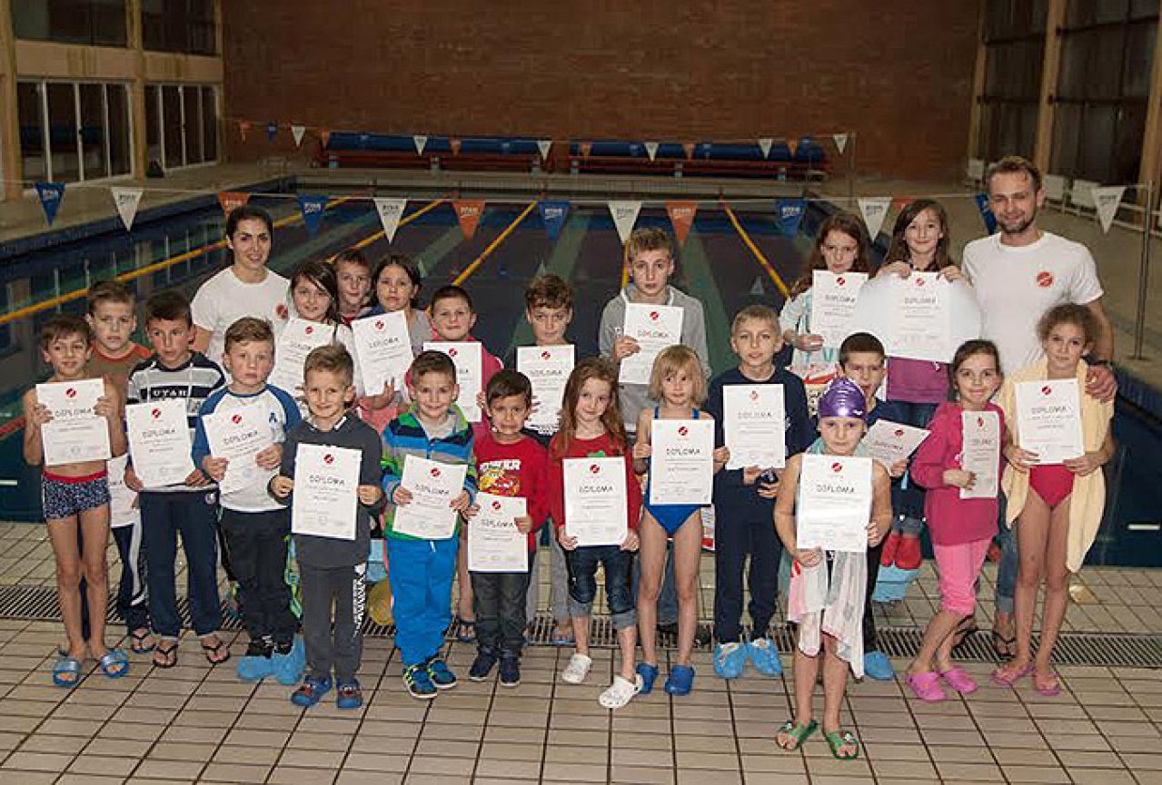 APK Zrinjski dodijelio diplome za Školu plivanja
