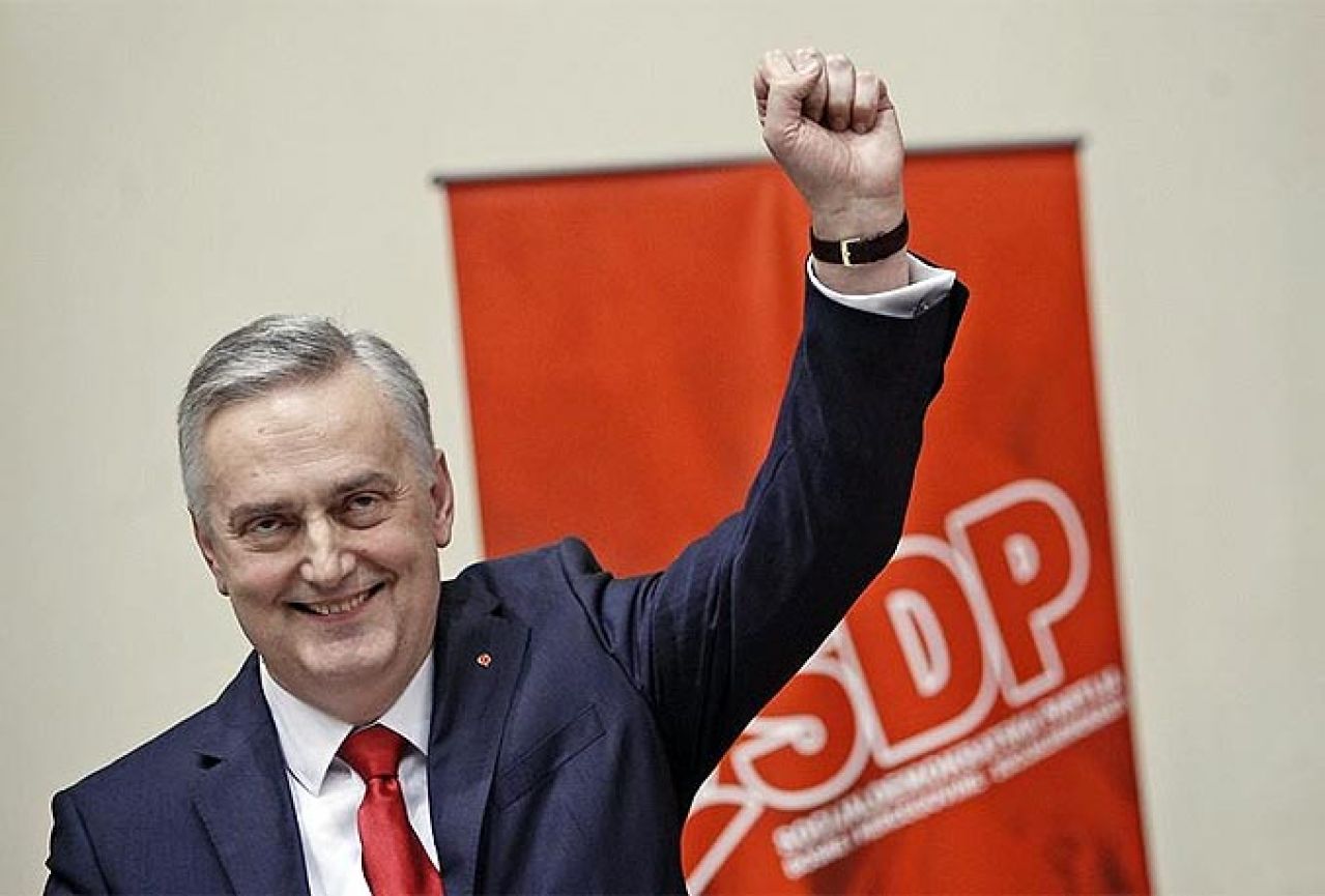 SDP BiH tek sada postaje demokratska stranka?