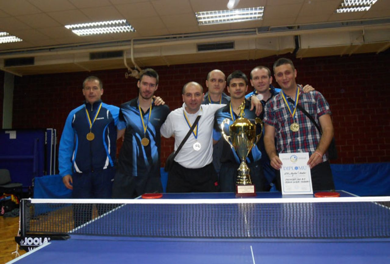 STK Mostar proslavio jesensku titulu