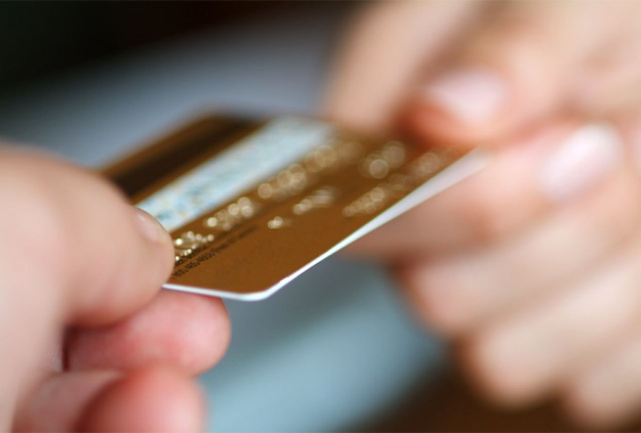 Europski potrošači 'plaćaju za plaćanje karticama'