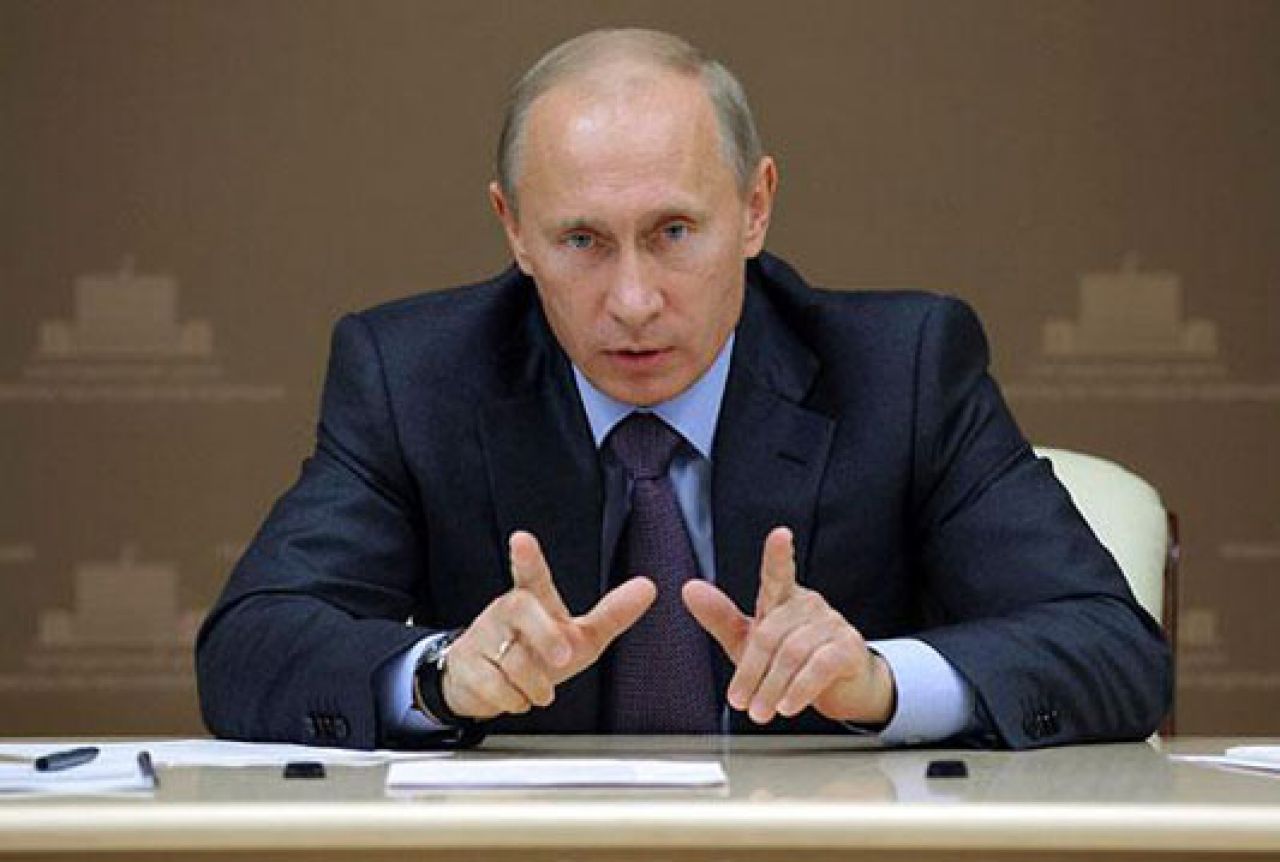 Putin skratio novogodišnje praznike za ministre u Vladi zbog ekonomske krize