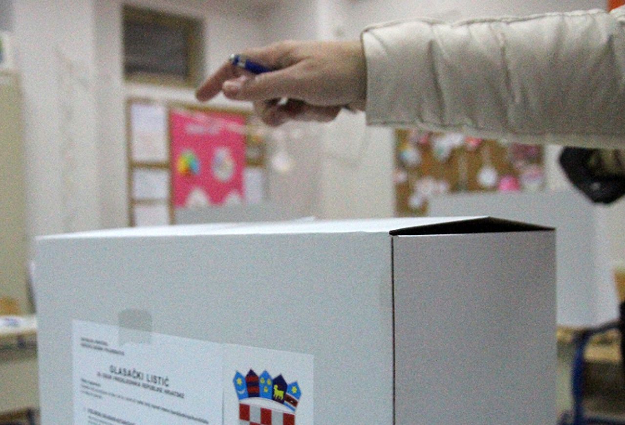 U Mostaru do 16 sati za predsjednika RH glasalo 3.845 birača