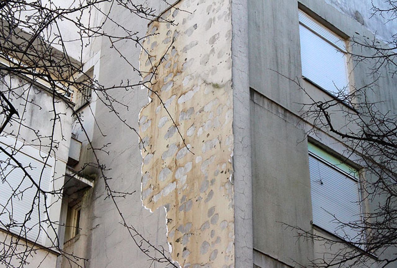 Mostar: Bura oštetila fasadu zgrade