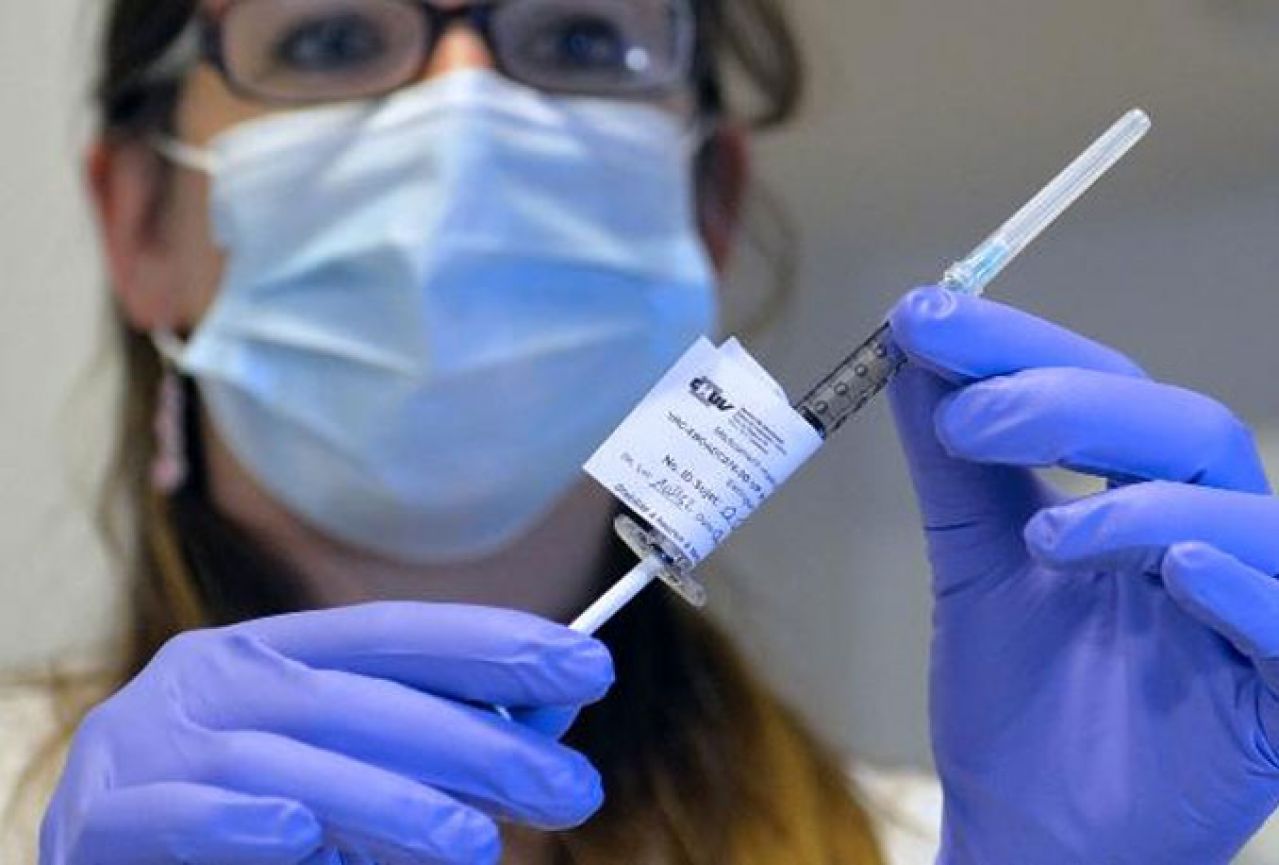 Farmaceuti razvijaju cjepivo protiv ebole