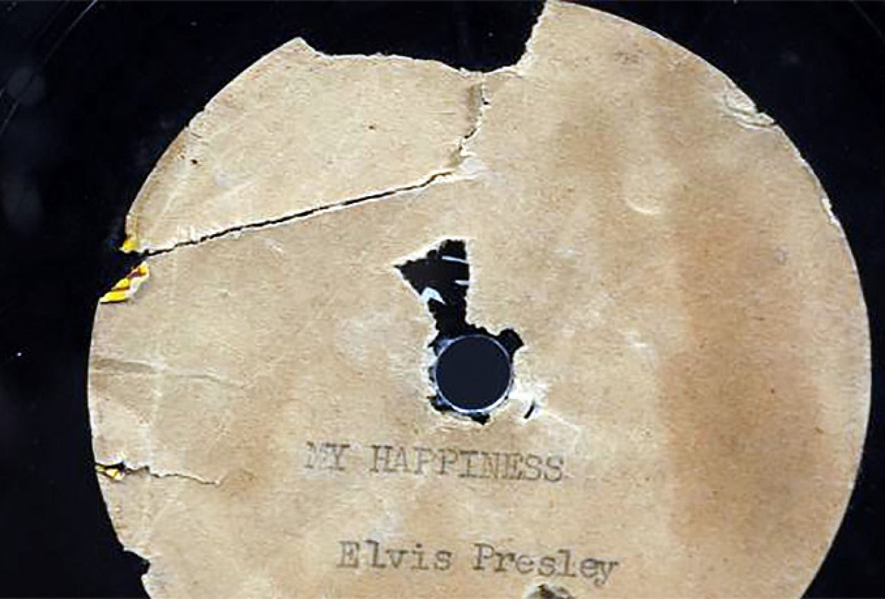Prodana prva Elvisova ploča