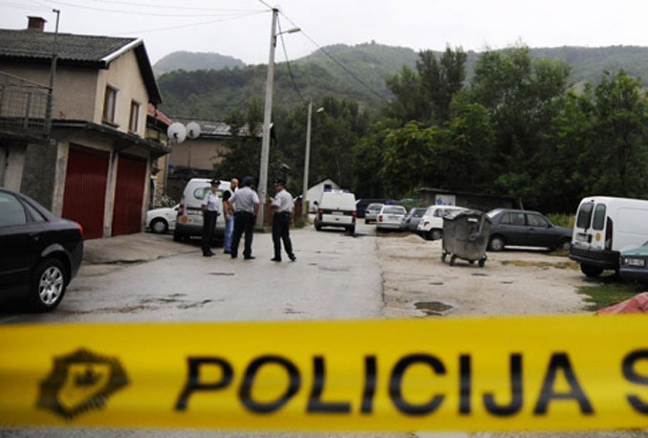 U Cazinu ubijen 26-godišnjak i ranjena jedna osoba