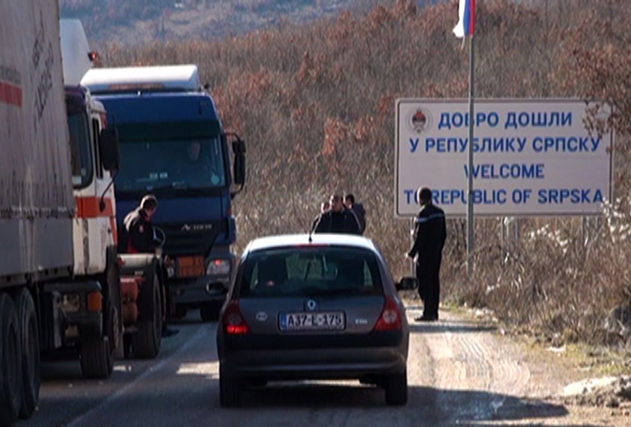 Do daljnjeg blokirani granični prijelazi u BiH; prijevoznici očekuju objašnjenje ministra