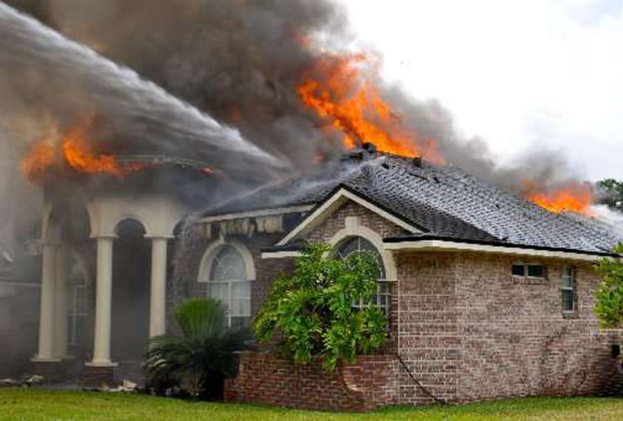 Kod Čitluka izgorjela obiteljska kuća