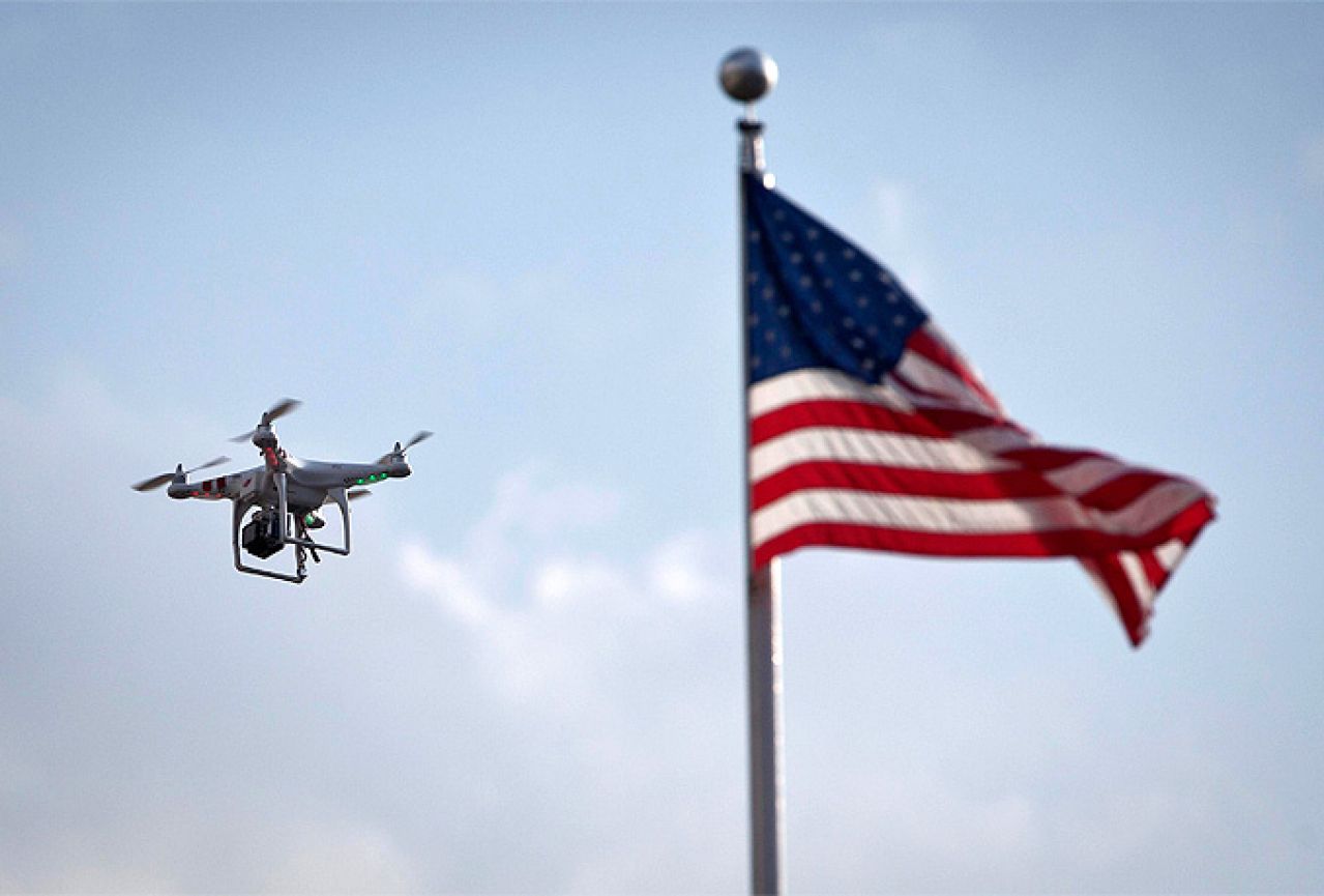 Propust tajne službe Bijele kuće: U vrtu pronađen mali dron
