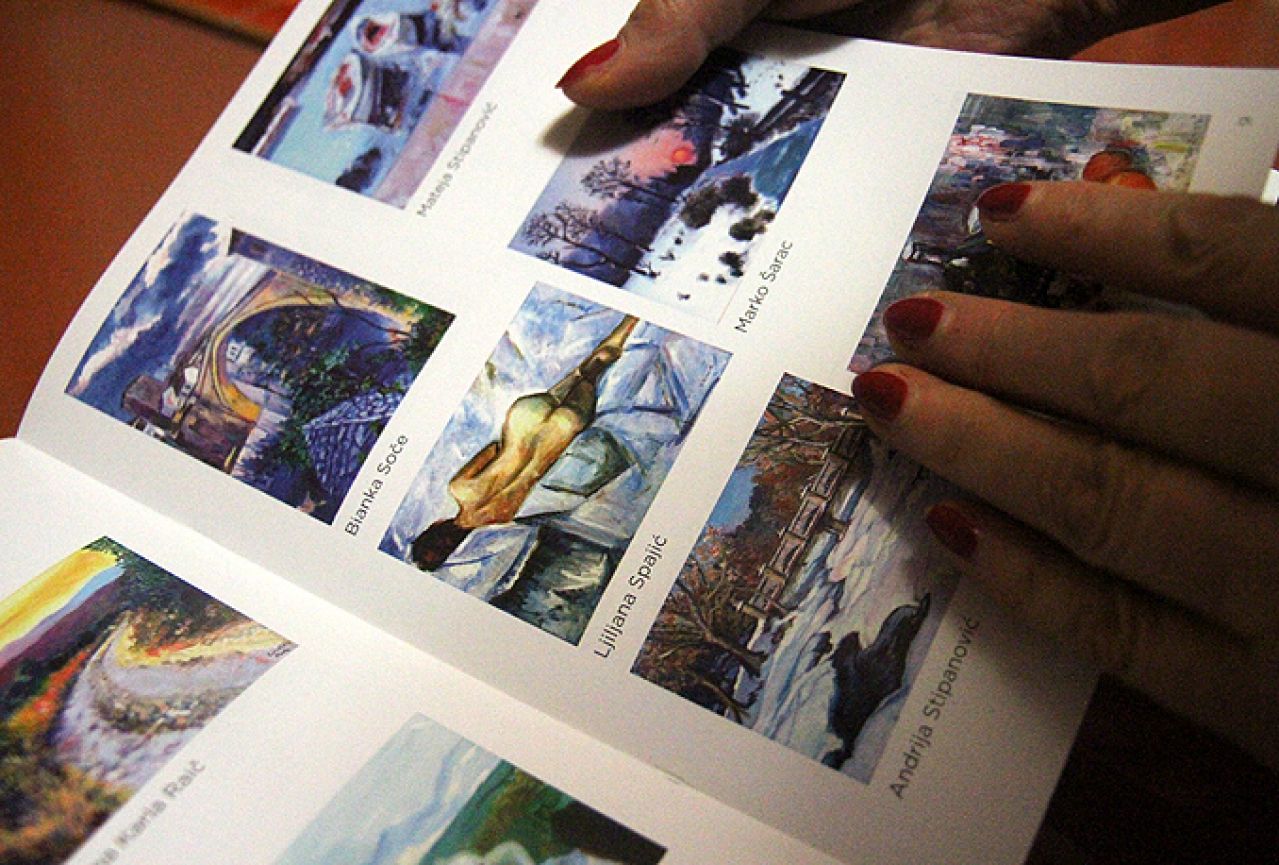 Mostar: Polaznici škole slikanja izložili svoje radove
