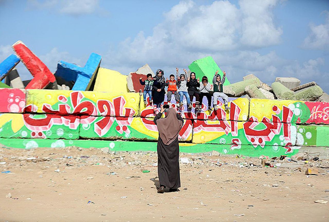 Brisanje tragova napada: Oslikavanjem kuća stanovnici Gaze šalju poruku mira
