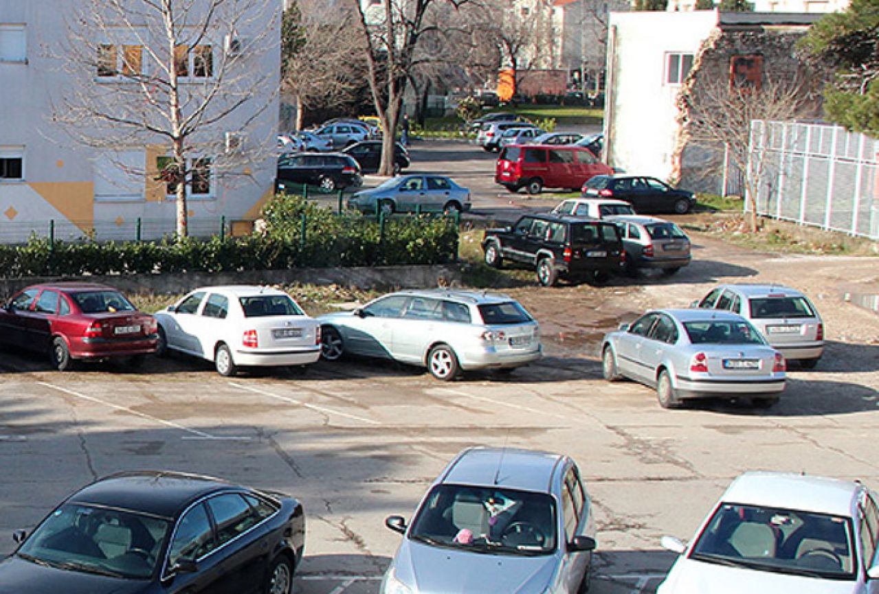 Opet domišljata pamet i parkiranje u Mostaru