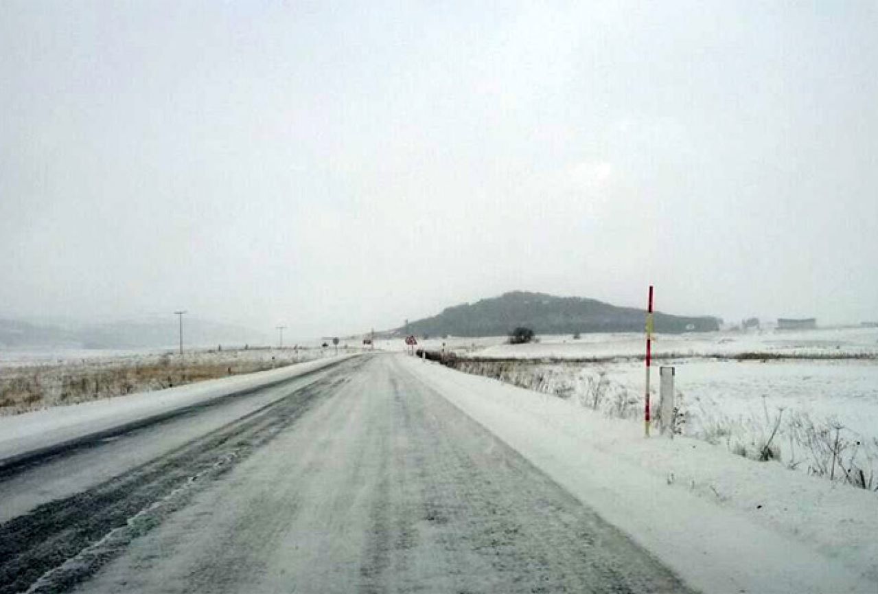 Visina snijega na Kupresu 48 centimetara