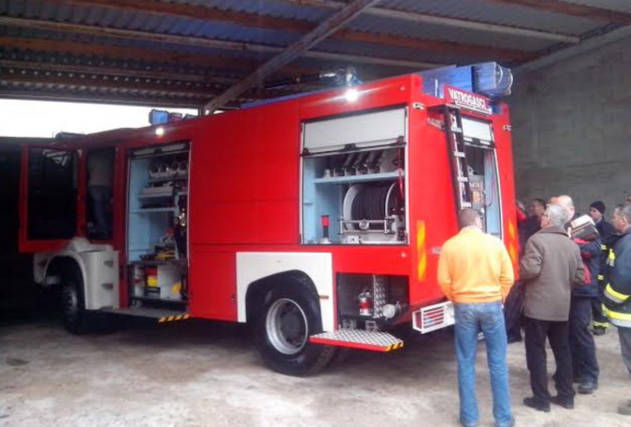 Mostarski vatrogasci dobili novo vozilo