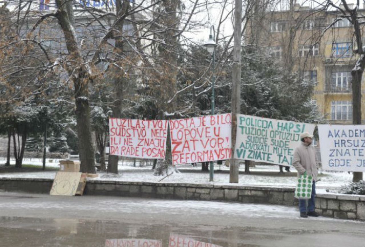 Godina prosvjeda: Građani ispred zgrade Predsjedništva BiH