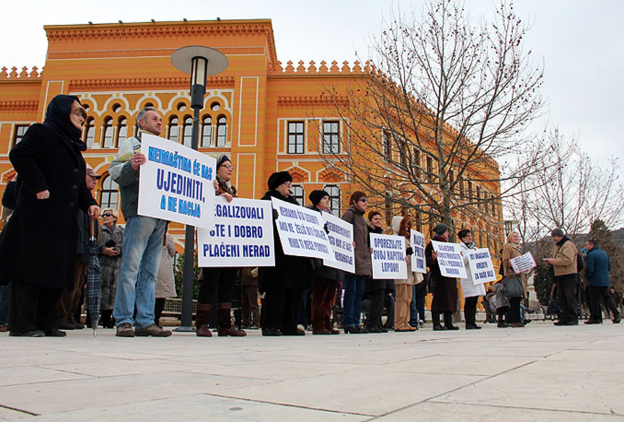 Mirnim skupom u Mostaru obilježena godišnjica prosvjeda građana
