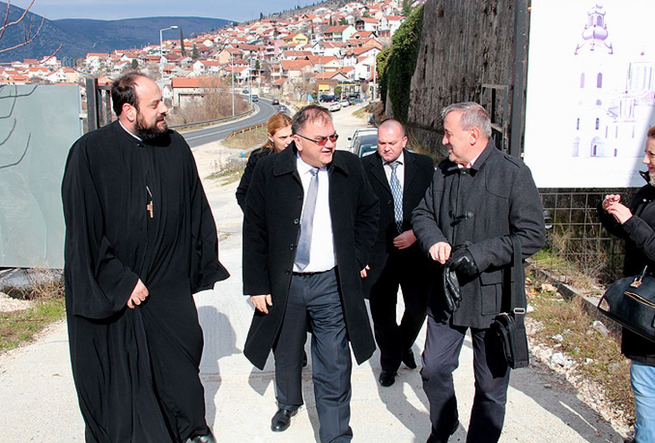 Nije lako biti manjina u okruženju većine