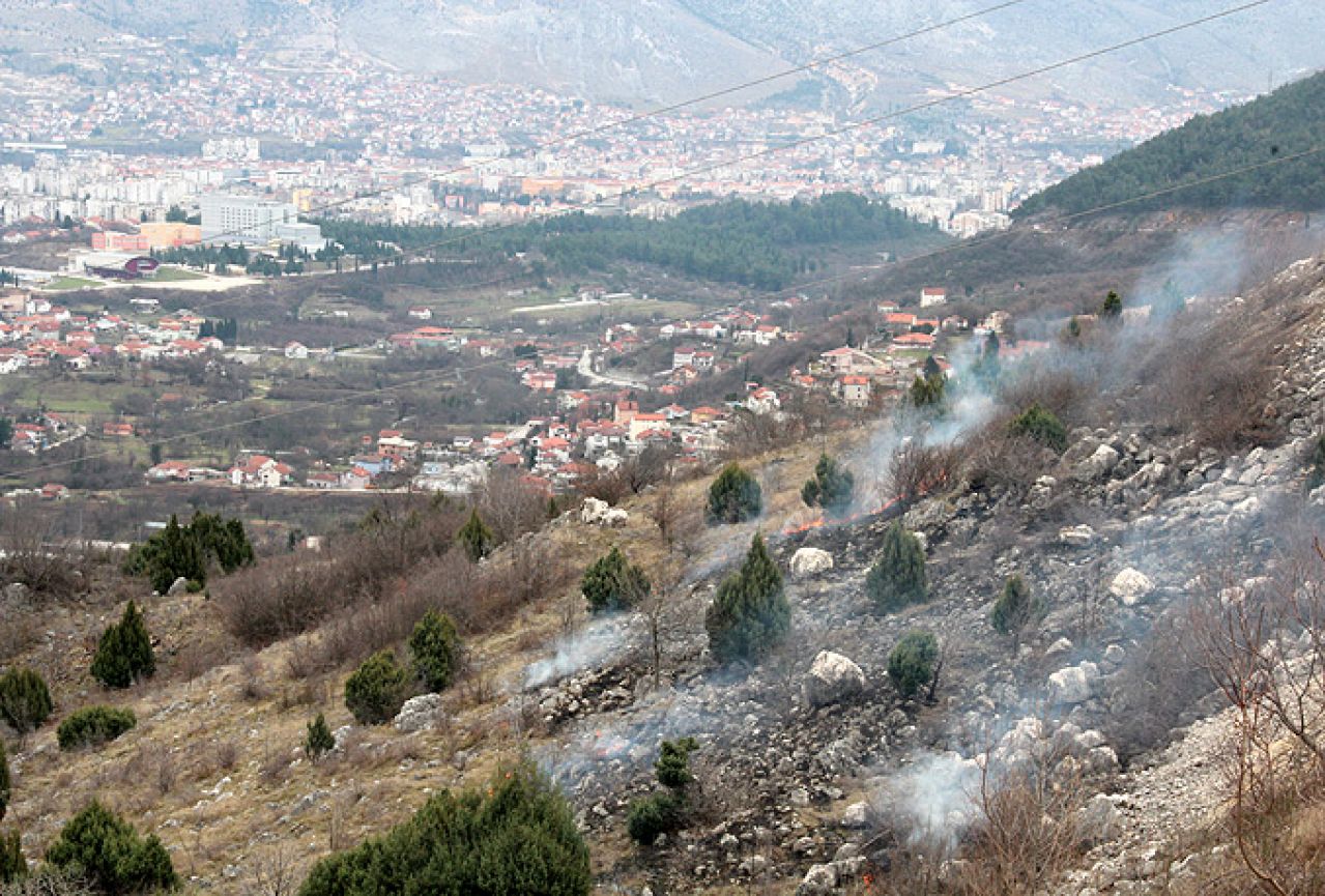 Požari na zapadnom prilazu Mostaru