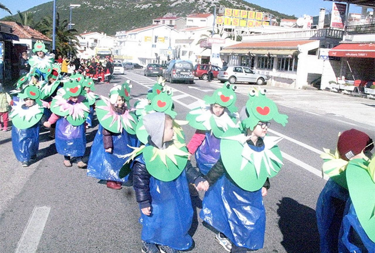 Vesela povorka mališana Dječjeg vrtića Neum