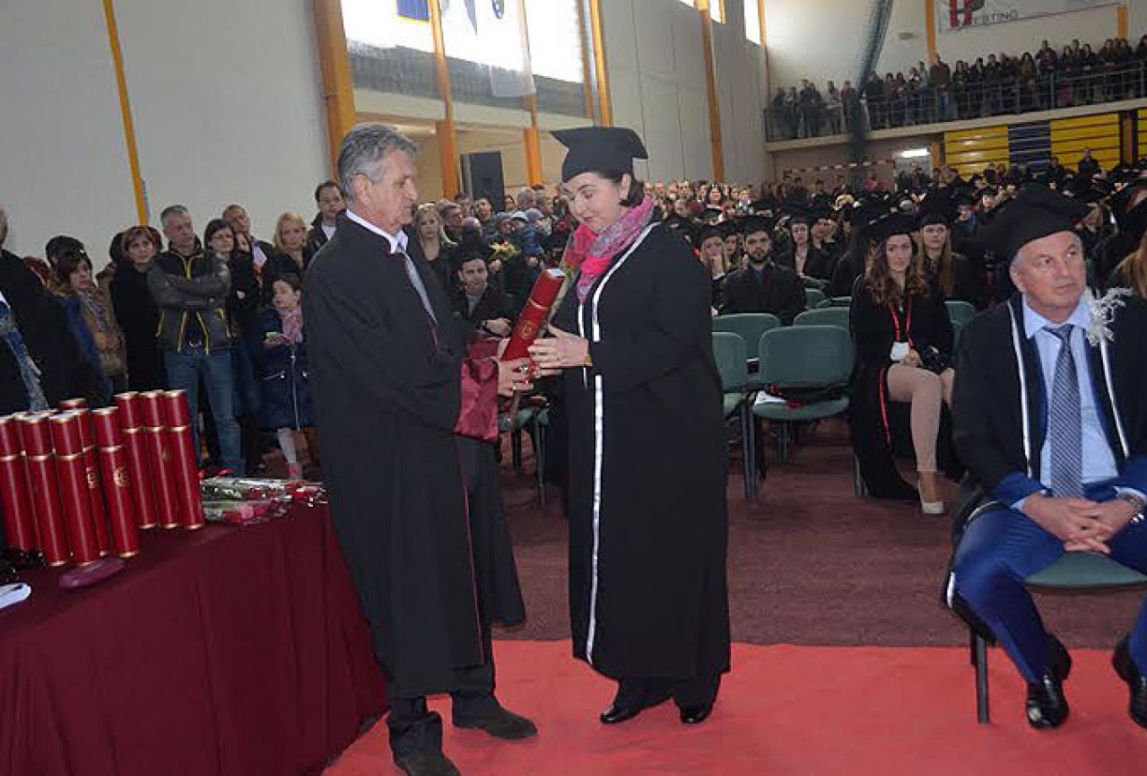 Univerzitet u Mostaru uručio diplome za 742 studenta